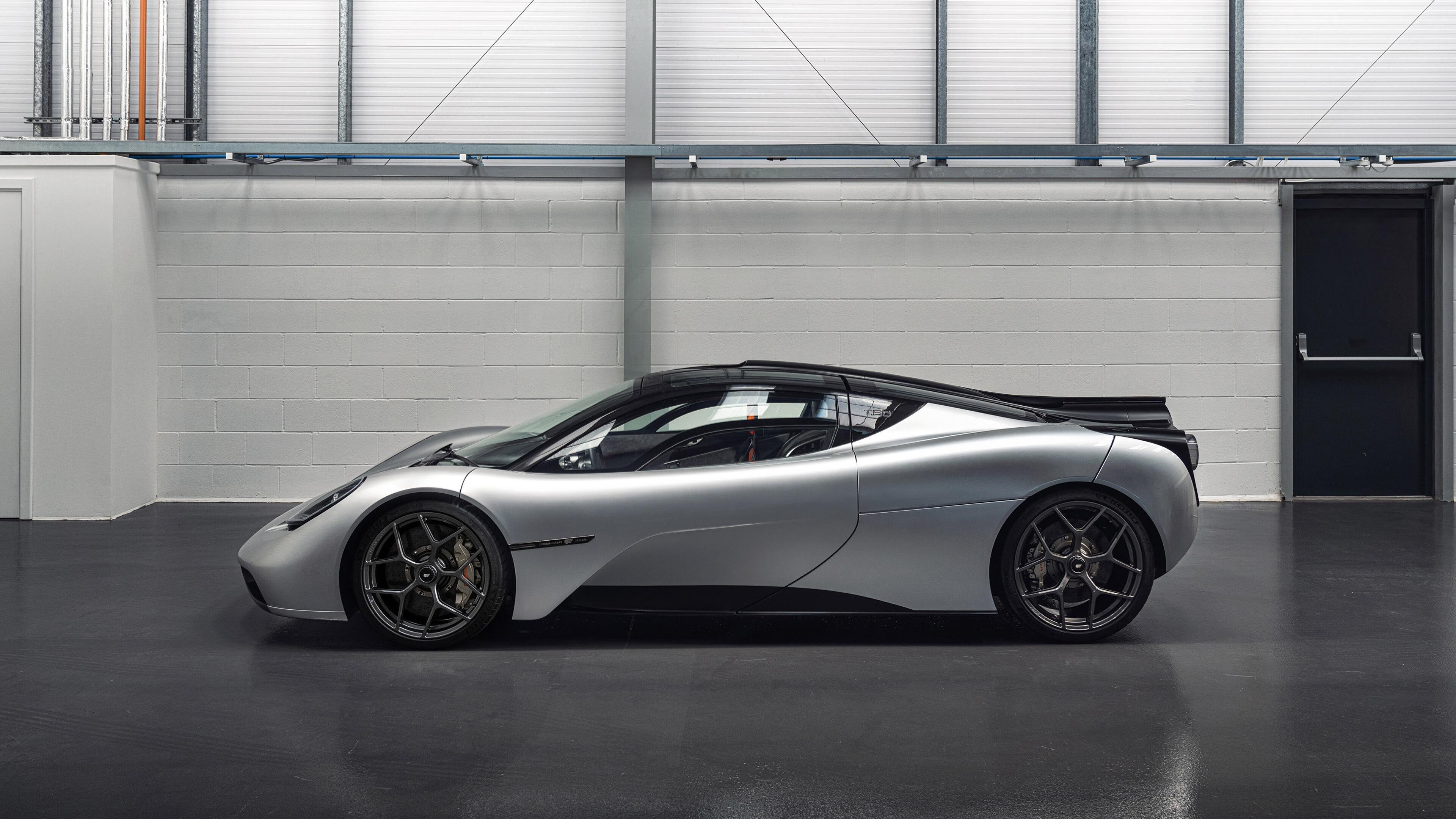 双城记，哈利伯顿43+7统治迈城，广东窒息防守绞杀上海